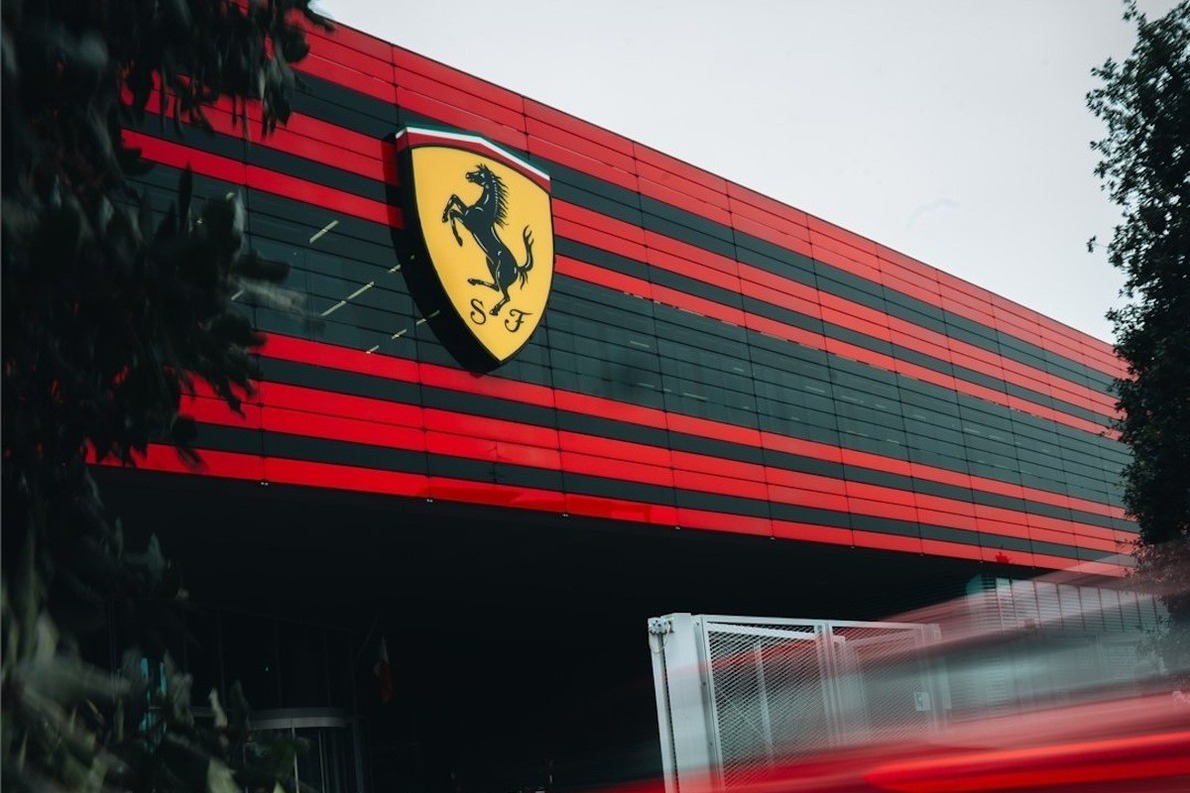  és  - Kínos poszt miatt gúny tárgyává vált a Ferrari, még a Red Bull is rajtuk nevet