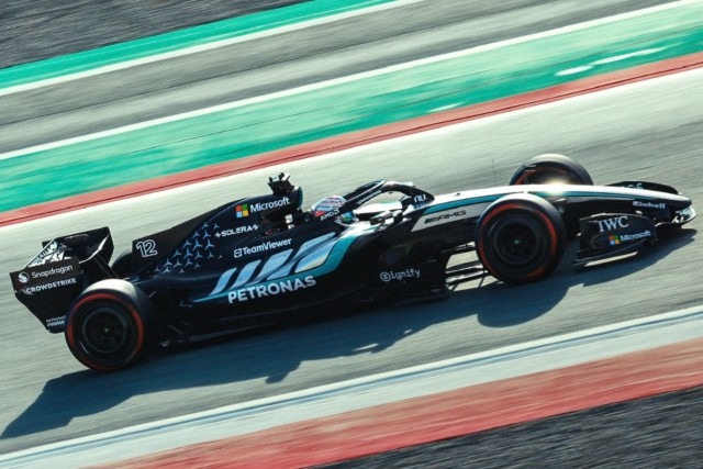  és  - A riválisok megriadtak: Félelmetes formában kezdte a Mercedes a 2026-os érát