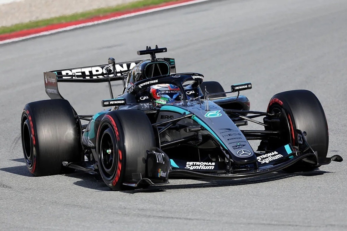  és  - Olyat mondott a Mercedes az új autóról, amit a riválisok aligha akartak hallani