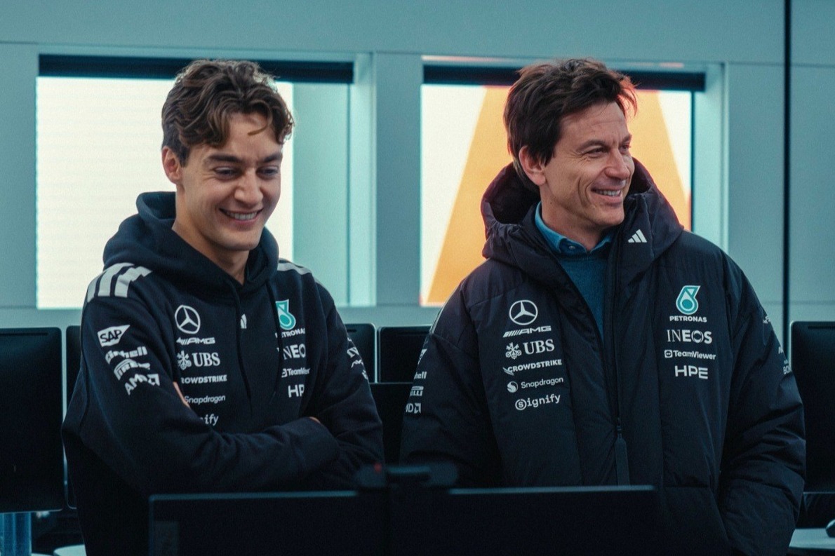  és  - Russell megdöntötte a barcelonai teszt eddigi legjobb idejét