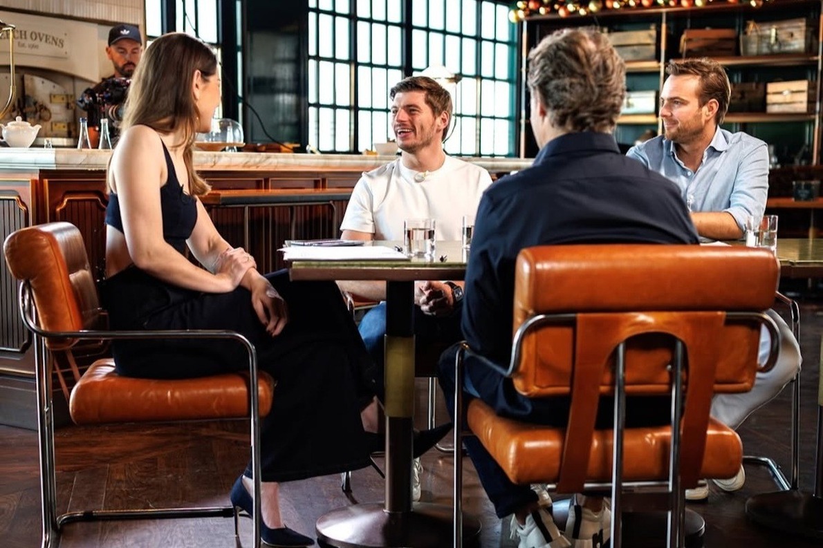 - Portugáliában lazított Verstappen, séfruhában fotózták egy lisszaboni étteremben