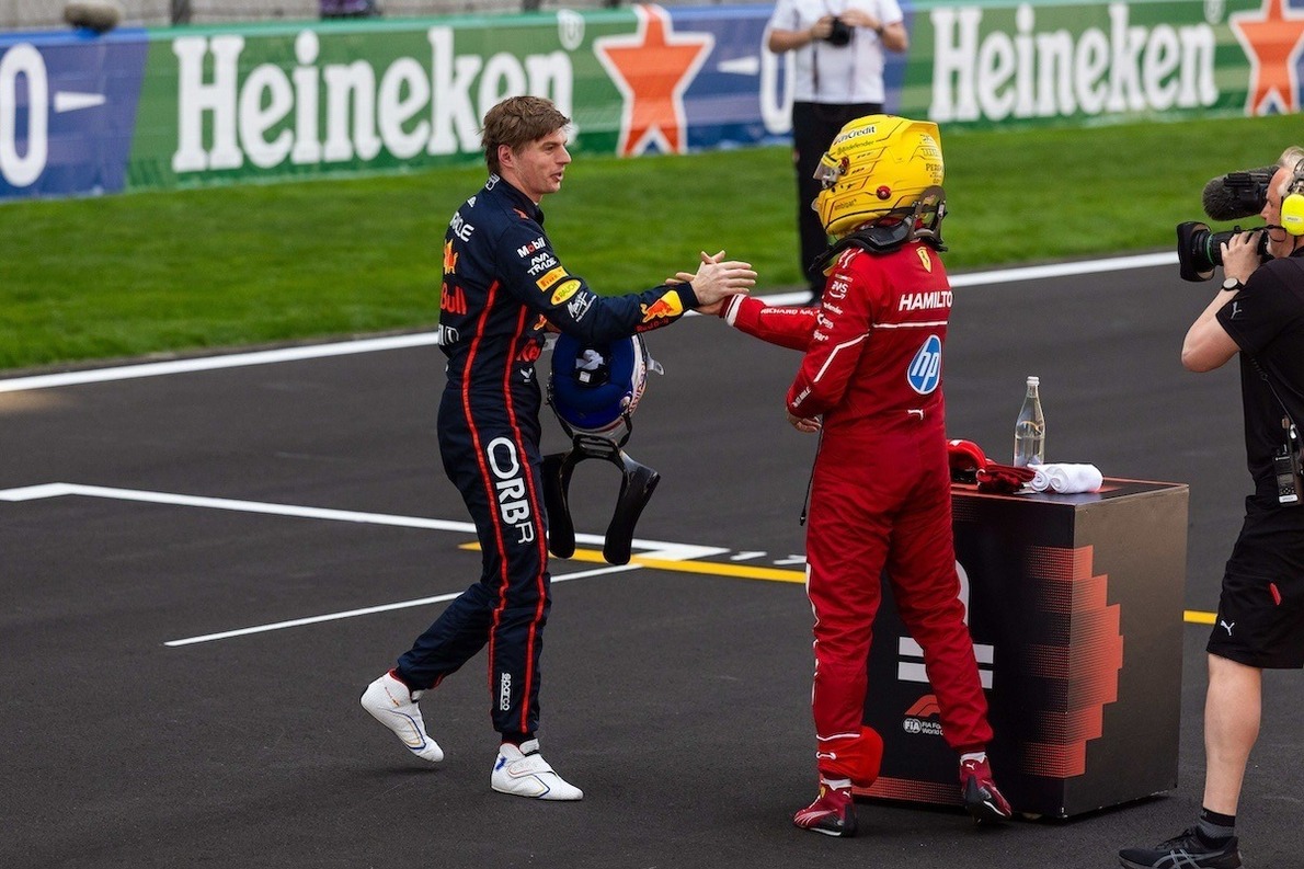  és  - Jos Verstappen hálás Hamiltonnak: „Részben emiatt lett Max ennyire jó”