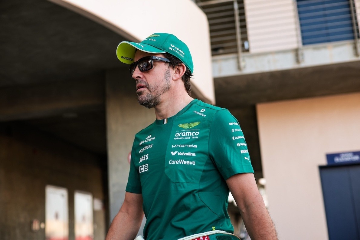  és  - Stroll földbe döngölte az Aston Martint, Alonso pedig dühösen szállt ki az autóból