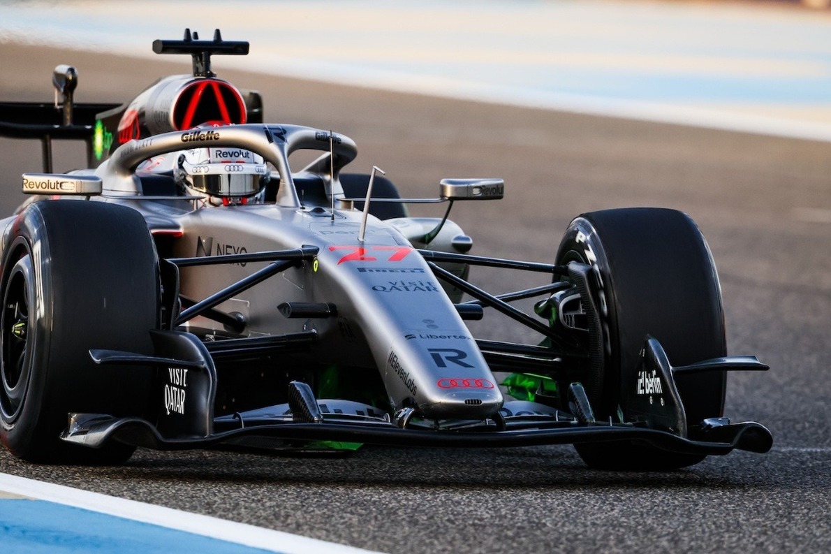 Az Audi újabb meglepetéssel állt elő: nem csak az oldaldobozok, az első szárny is teljesen átalakult