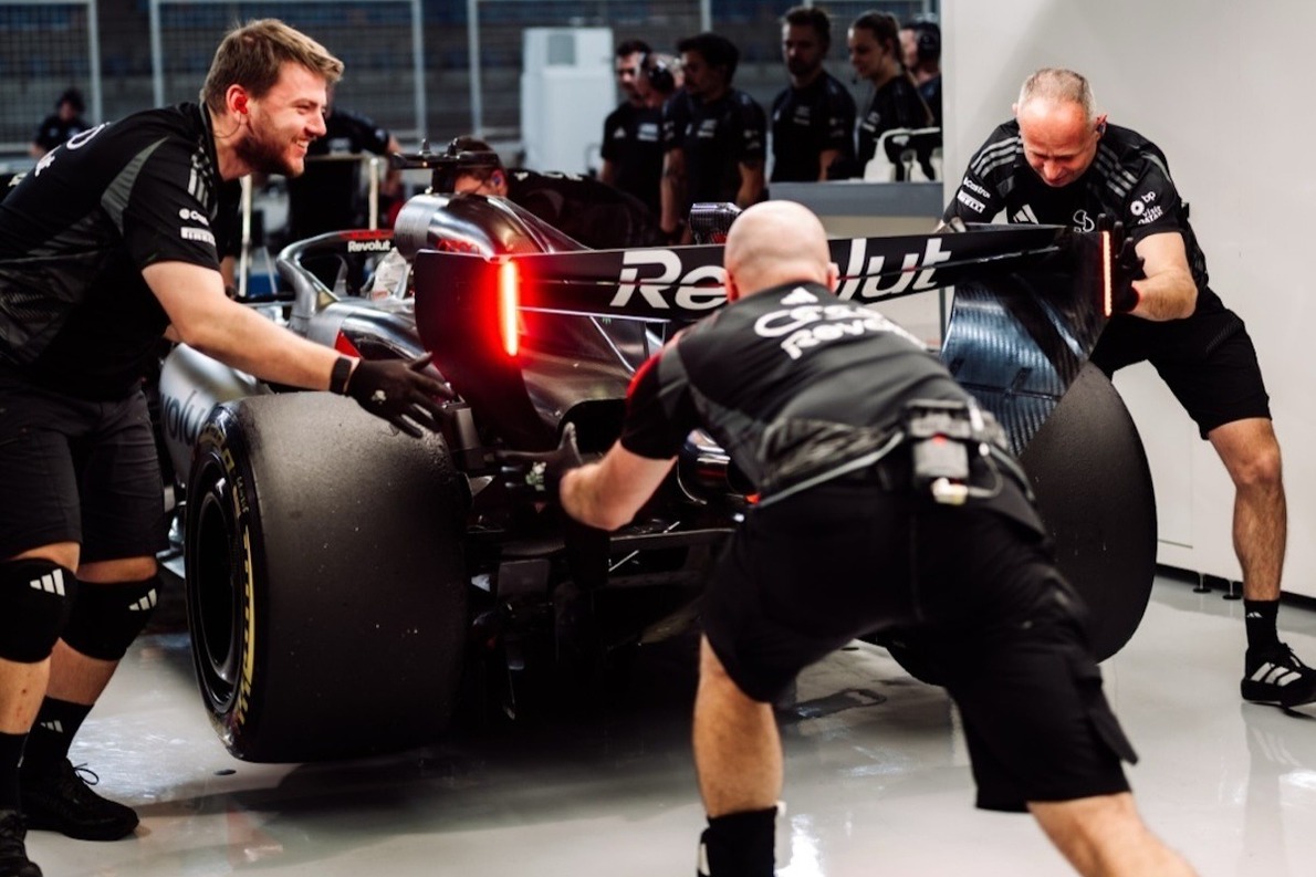  és  - Az Audi versenyzői szerint még gyerekcipőben jár a saját motor