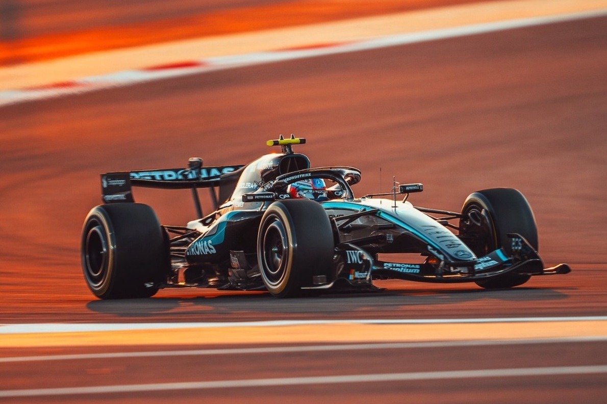  és  - Ki blöfföl nagyobbat? A Mercedes szerint a Red Bull ijesztően gyors, de a riválisok csak nevetnek ezen