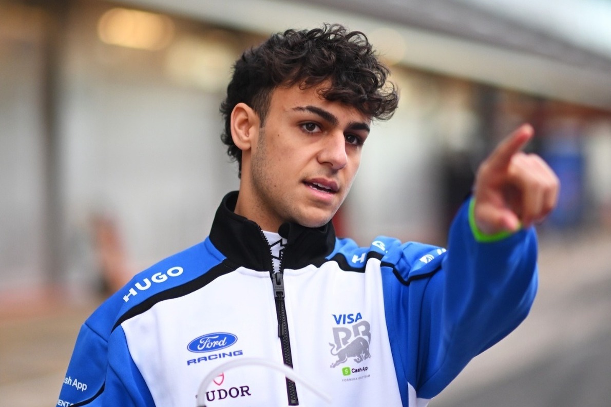 A Racing Bulls tinédzser újonca kételkedik magában, a technikai igazgató viszont el van ájulva tőle