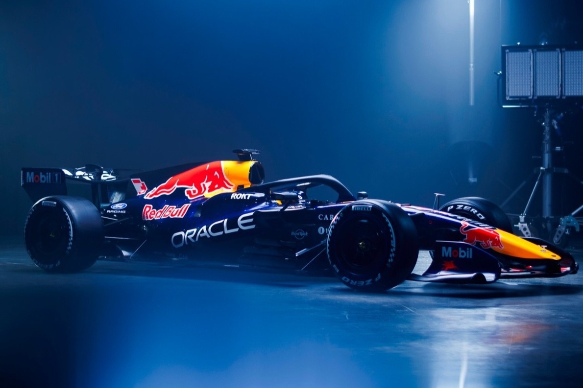 A Red Bull ismeri a Mercedes-trükköt, de a Ford-motor egyelőre nem bírja a terhelést