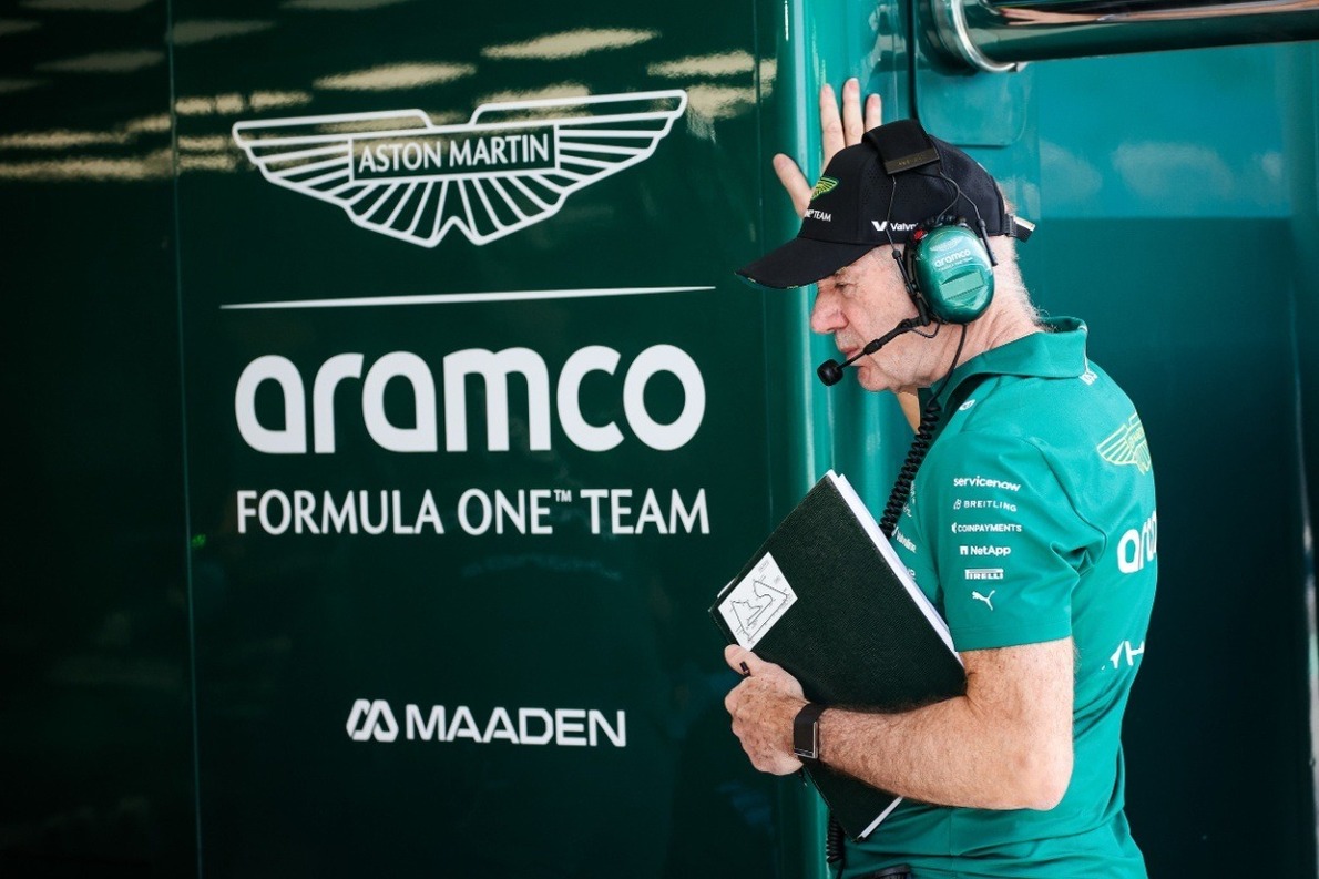  és  - Lángokban áll az Aston Martin főszponzorának olajfinomítója (videó)