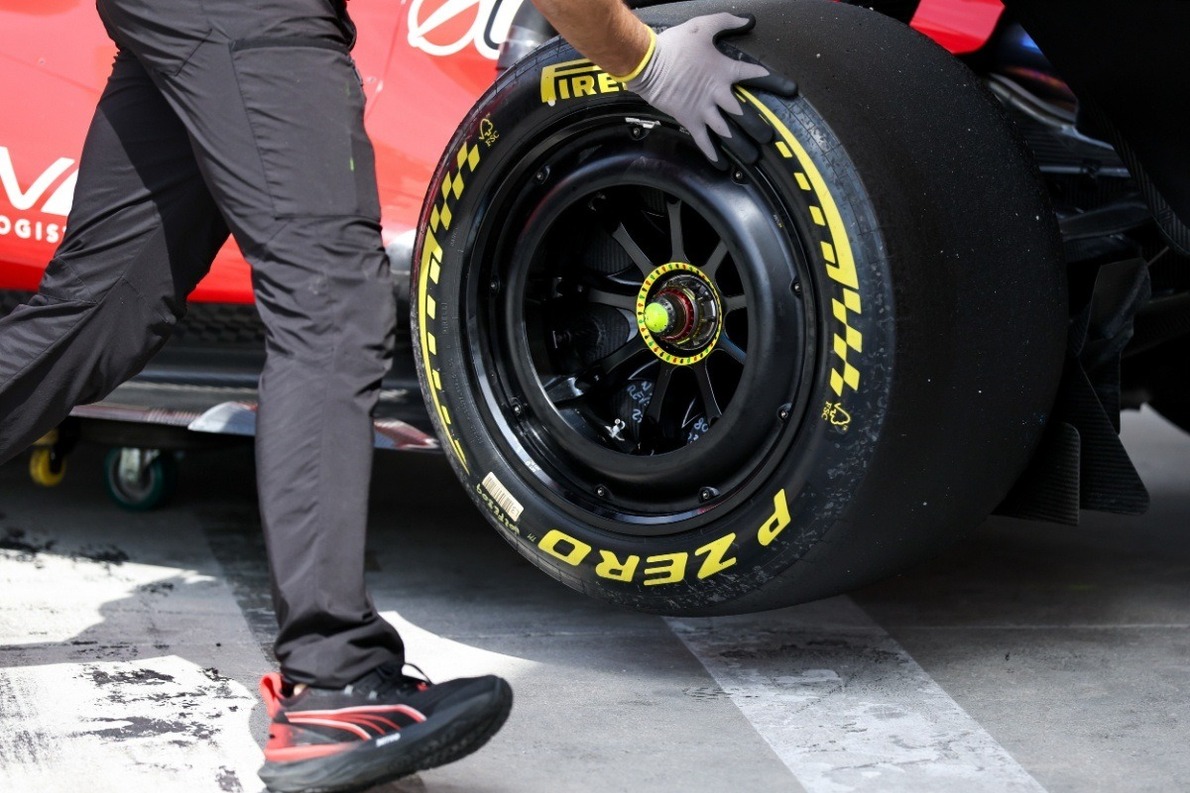 Nagy változás Melbourne-ben: a Pirelli emeli a guminyomást az F1-es szezonnyitóra