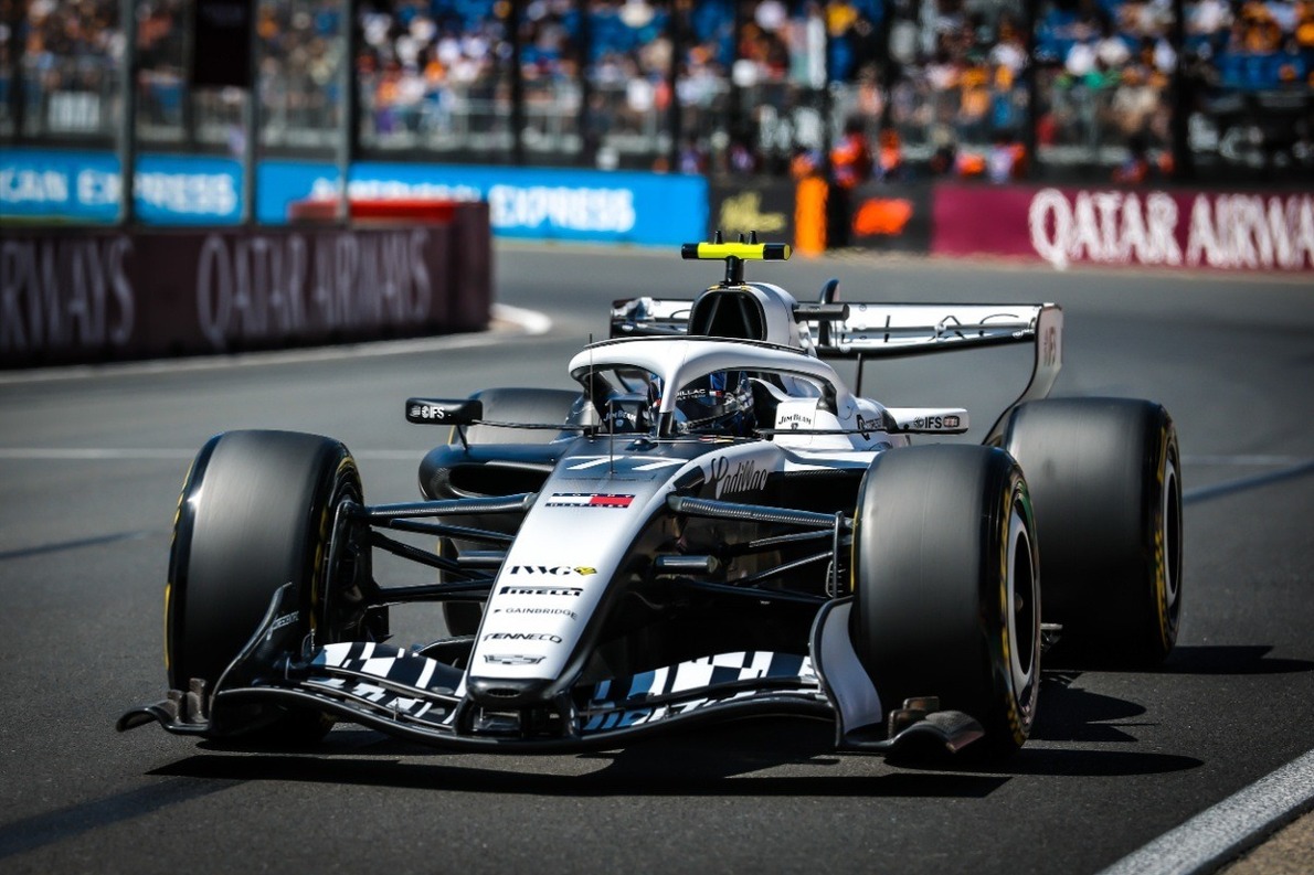  és  - Történelmi időmérővel indított a Cadillac Ausztráliában, már a futamra készülnek