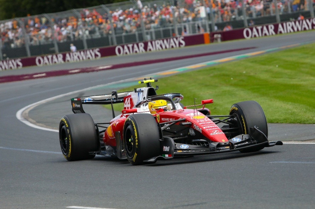  és  - Egykori szerelője szerint „újjászületett” Lewis Hamilton, és jöhetnek a dobogók 2026-ban