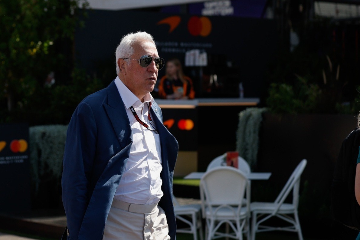  és  - Lawrence Stroll kiborult az Aston Martin évkezdése után: „Ez sokkoló volt”