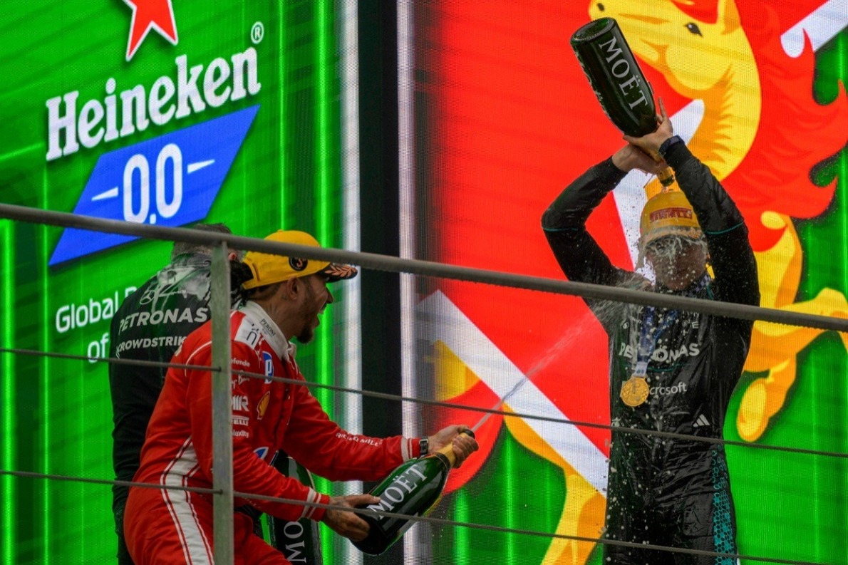  és  - Antonelli Hamiltonnak: „Amikor te megnyerted az első futamod, én egyéves voltam”