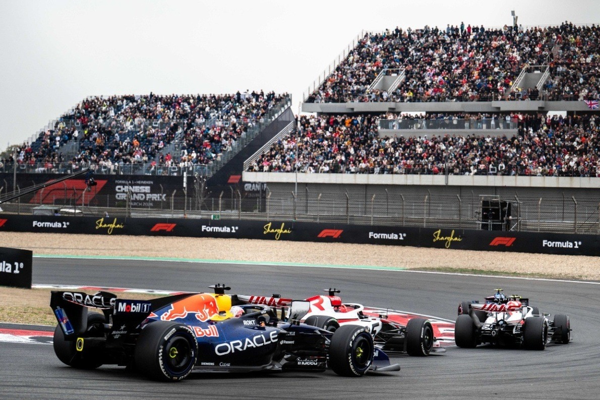  és  - A Williams nyerhet, a Red Bull veszíthet az átalakult versenynaptárral