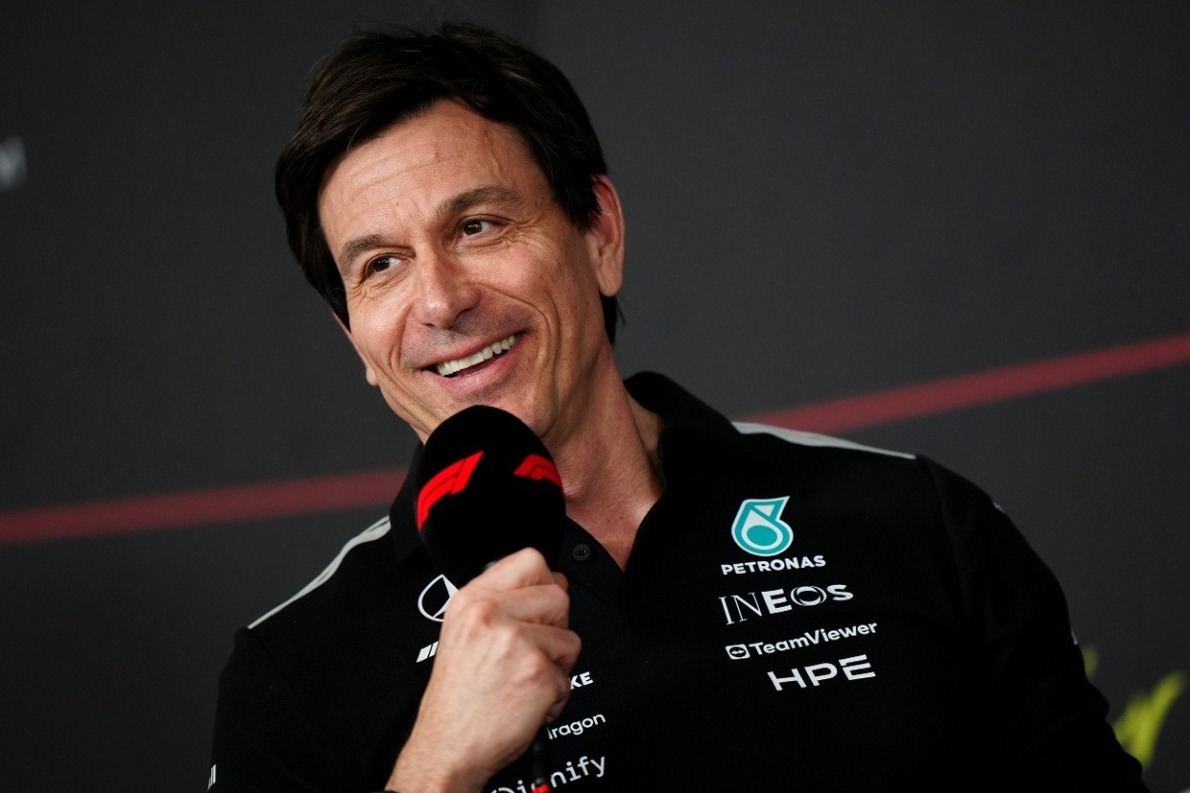 Wolff újra rollerre pattant de ezúttal csavartak egyet a dolgon (videó)