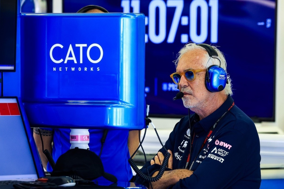 és - Flavio Briatore kiakadt az Alpine siralmas szezonnyitója után