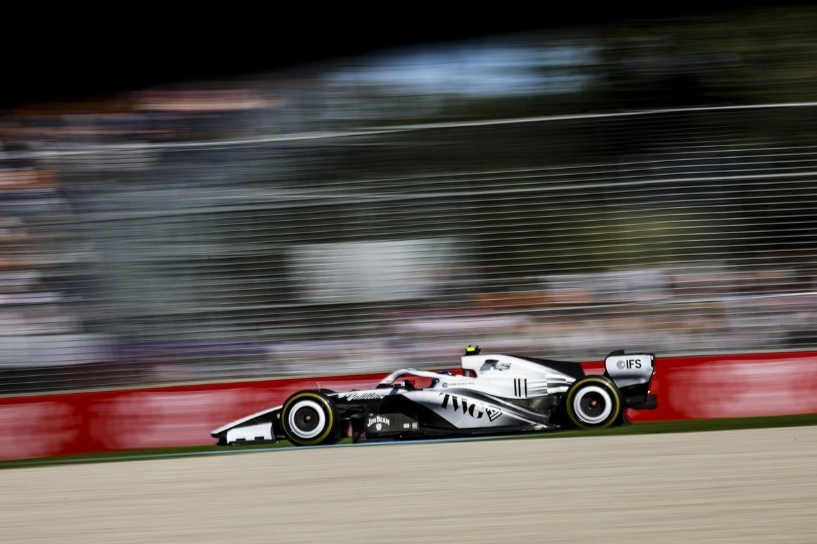 „Hektikus” első napon van túl a Cadillac, de a csapatfőnök elégedett a kezdéssel