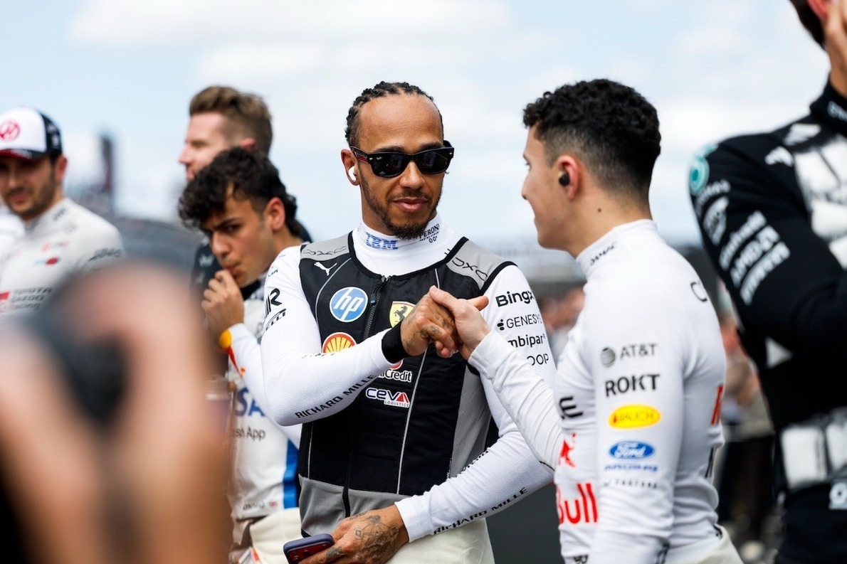  és  - Keserű pirula a Ferrarinál: Hamilton a taktikai baklövésről beszélt az Ausztrál Nagydíj után