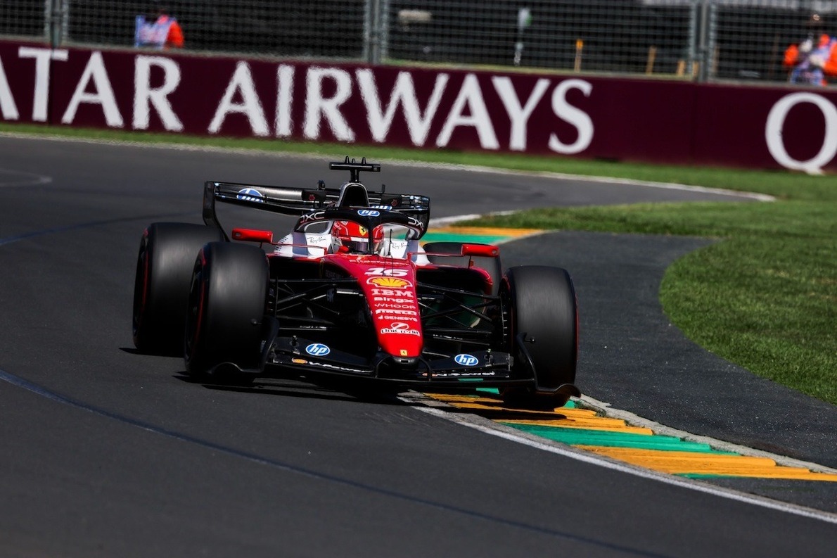  - Ferrari 1-2-vel, Aston szenvedéssel és McLaren-hibával zárult az Ausztrál FP1