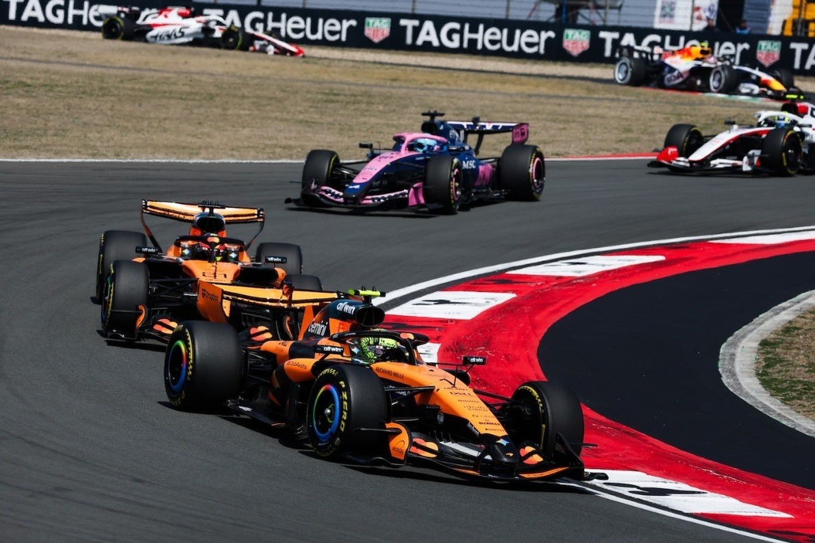  és  - Piastri már 3-0-ra vezet Norris ellen a házon belüli csatában, de azért nem minden fekete és fehér