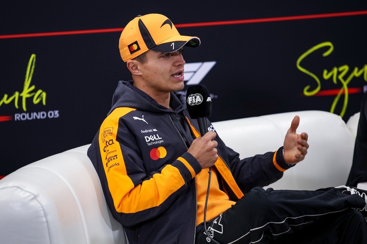 és - Súlyos érvágás a McLarennek, 20 versenyre két akkumulátora maradt Lando Norrisnak