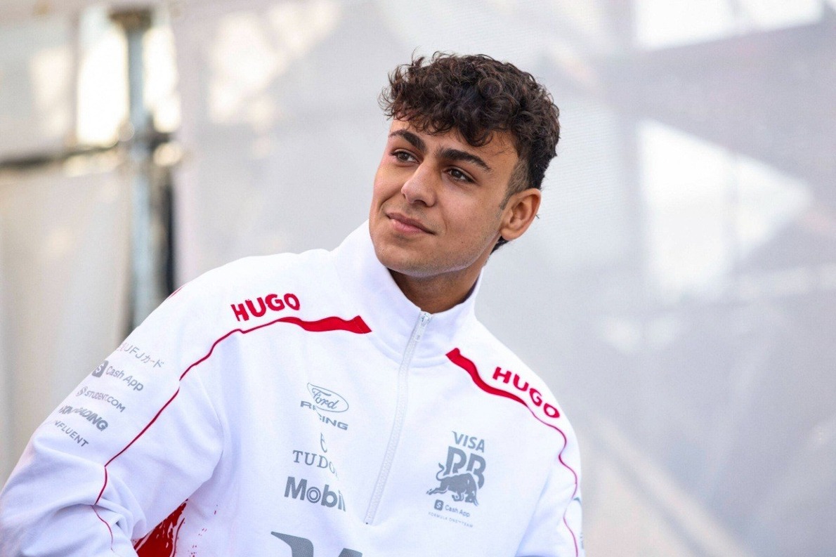  és  - Kikapcsolt aggyal ejtette ki Verstappent a Racing Bulls ifjú tehetsége