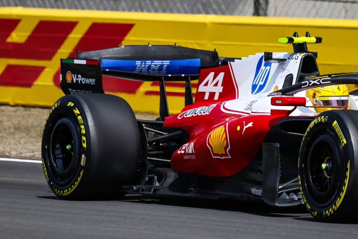  és  - Eltűnt a Ferrari trükkös hátsó szárnya, Vasseur árulta el, hogy mi lesz a sorsa