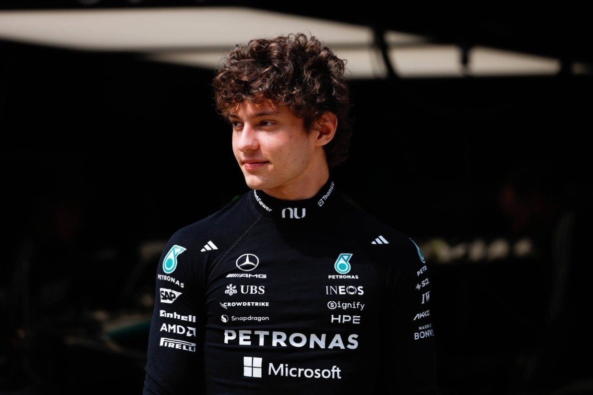  és  - Antonelli óvatosságra int a Ferrari miatt Kínában