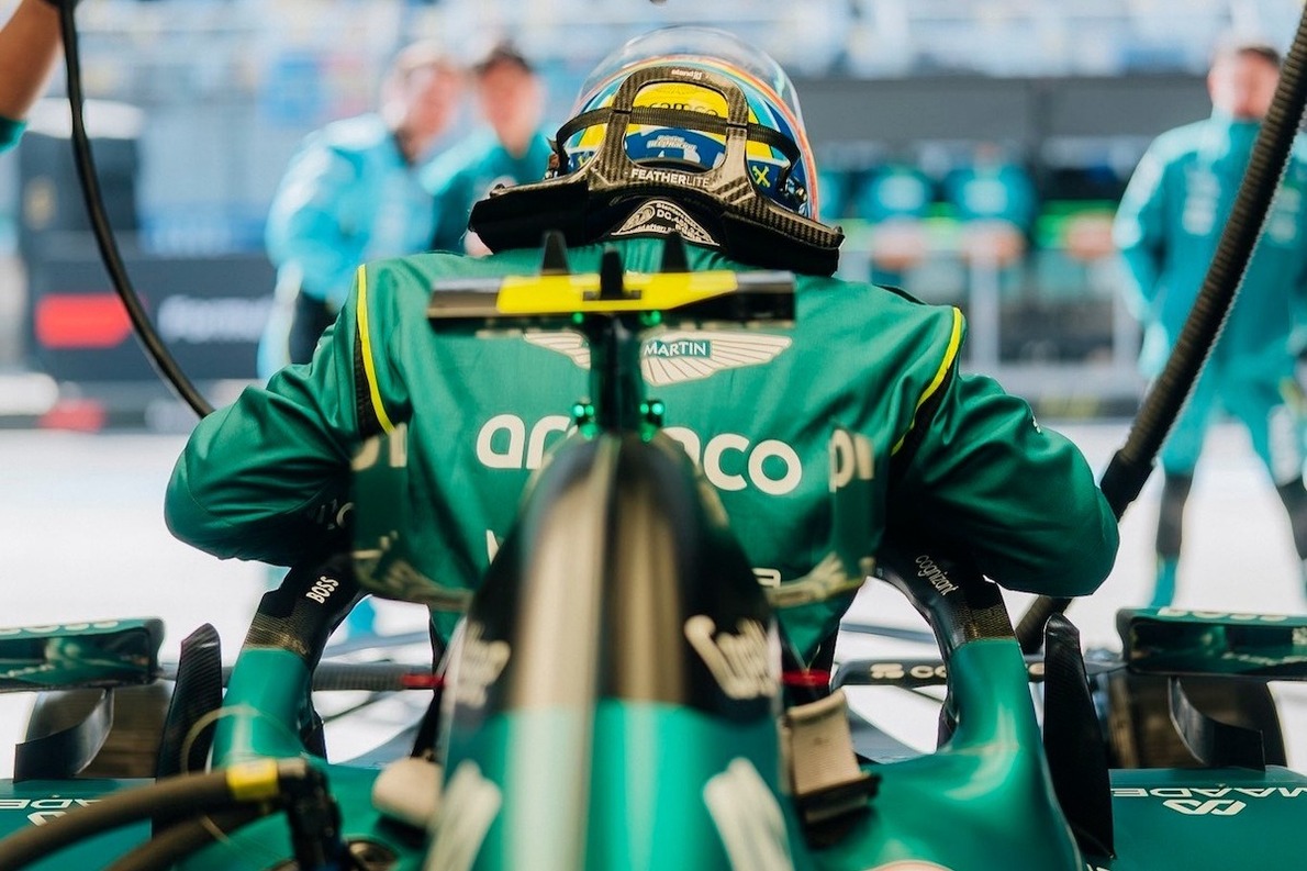  - Vészjósló jövőkép Alonsótól: az autóból mindent kipréselve is csak a sor végén kullognak