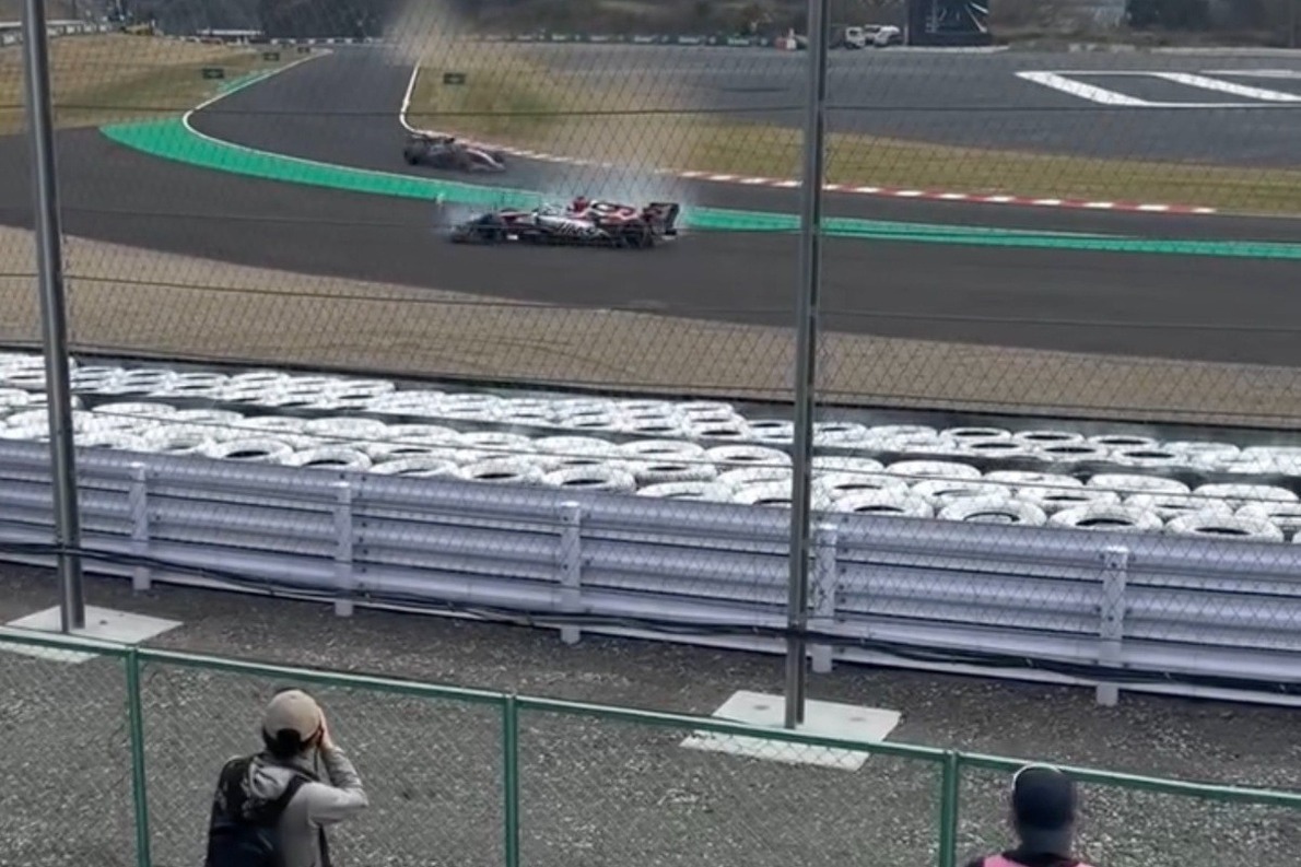 - Eddig nem látott nézetből Bearman félelmetes becsapódása a Japán Nagydíjról