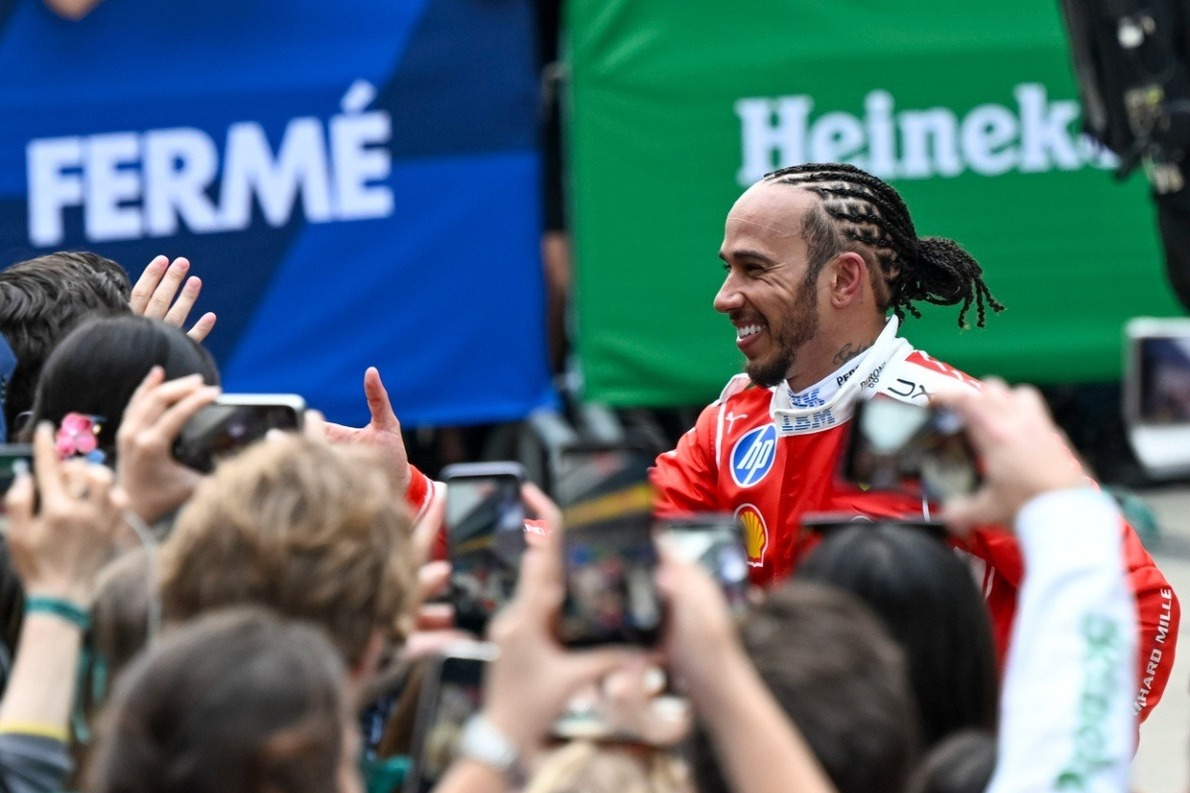 és - Megosztó dolgot állítanak a brit lapok Lewis Hamiltonról