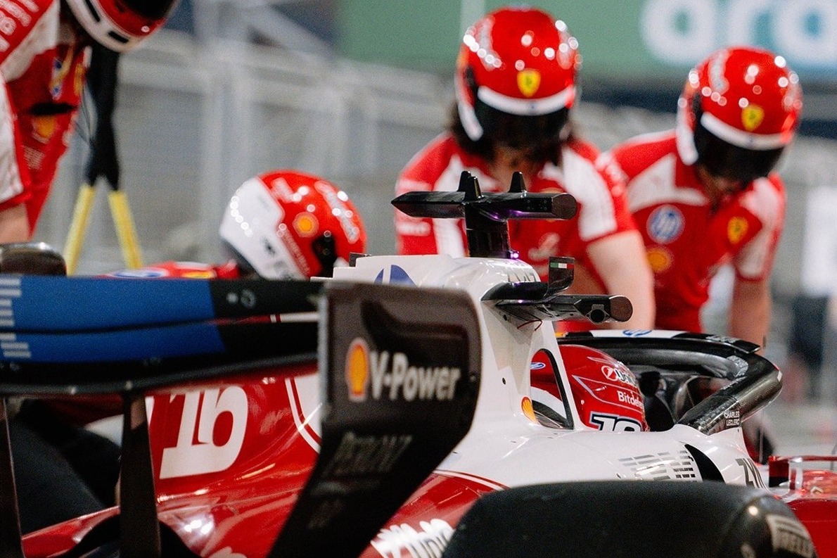  és  - Drasztikus lépésre kényszerült a Ferrari a Dohában rekedt csapattagok miatt