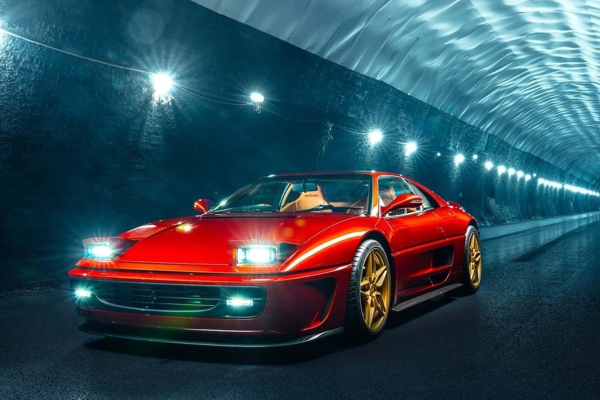 55 darabos szériában tér vissza a Ferrari F355, 480 lóerős V8-assal