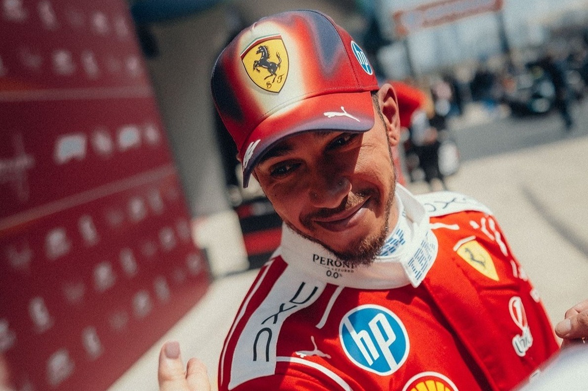 és - „Forza Ferrari!”: Hamilton érzelmes rádióüzenettel ünnepelte első ferraris dobogóját