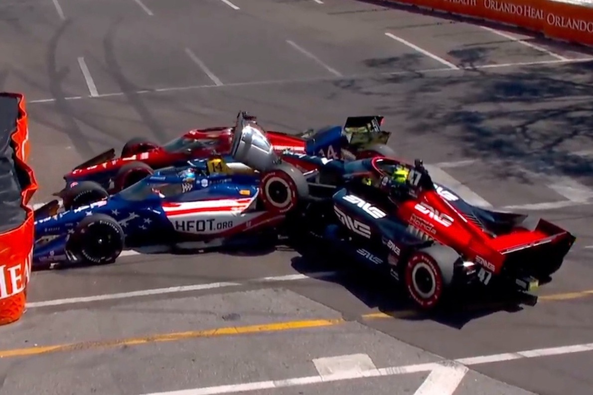 és - Négy kanyarig tartott Mick Schumacher Indycar-bemutatkozása (videó)