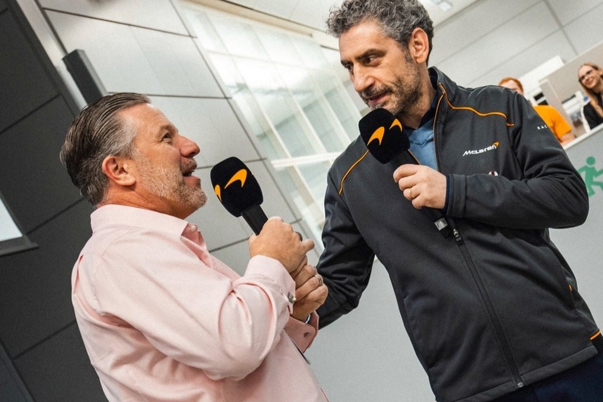  és  - Zak Brown tud valamit, futamgyőzelmeket ígért a gyárban dolgozóknak