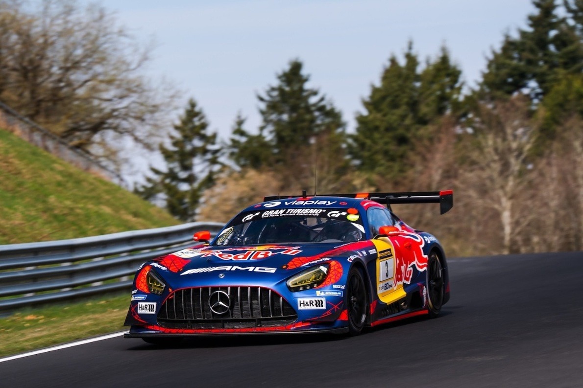 - Verstappen dominált a Nürburgringen: az utolsó percekben zsebelte be a pole-t