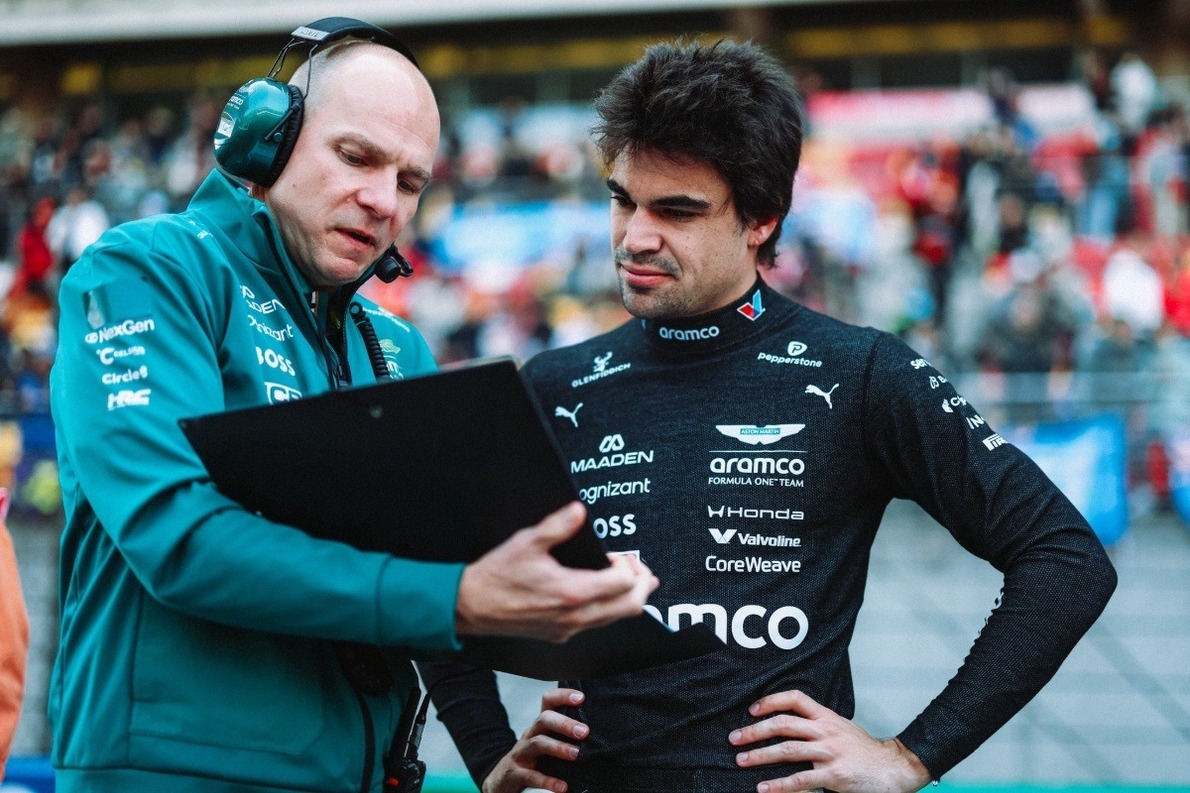  és  - Négy kérdés, négy különböző szó - Stroll kínos interjúját aligha lehet überelni