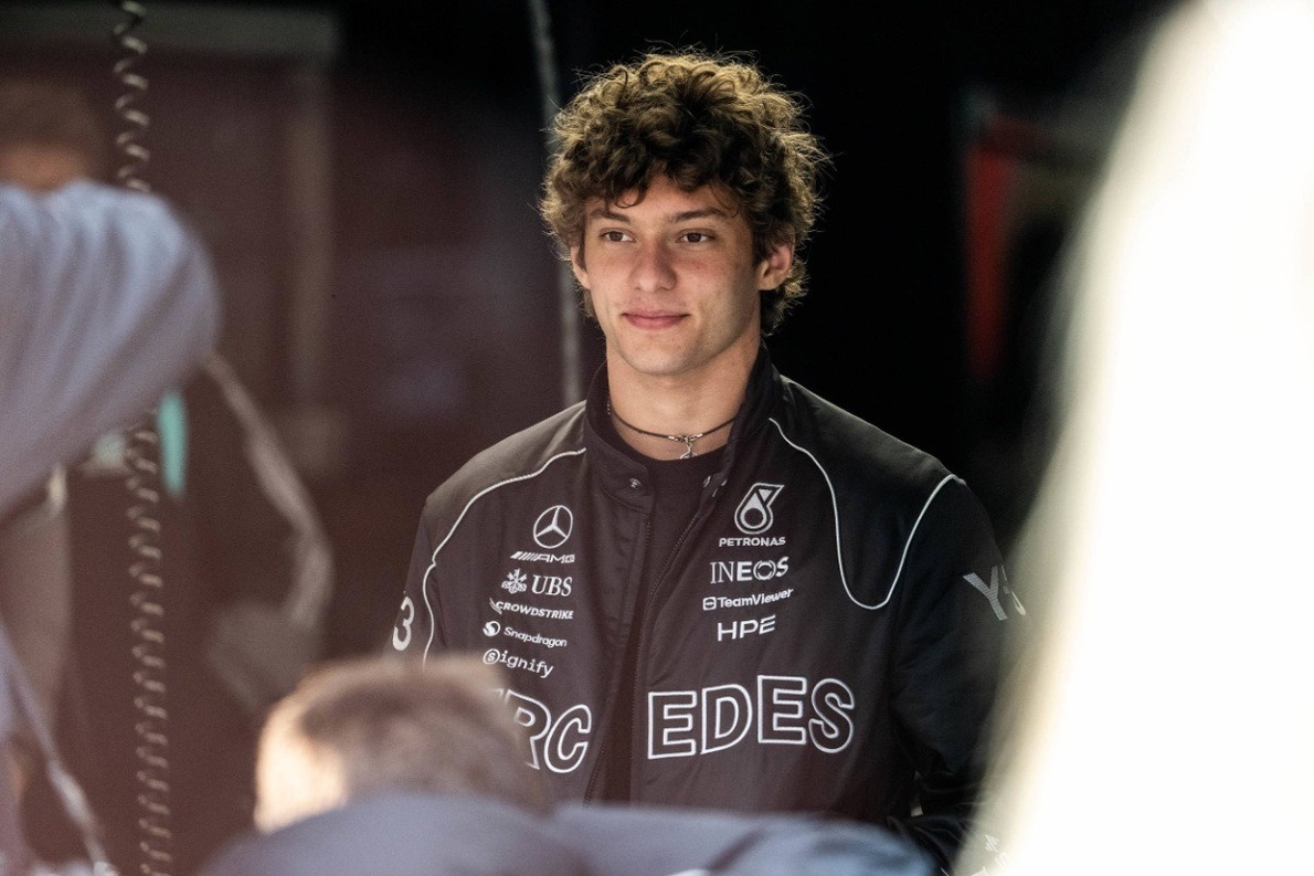  és  - Hamilton is elismerően beszélt Antonelli első F1-es pole pozíciójáról