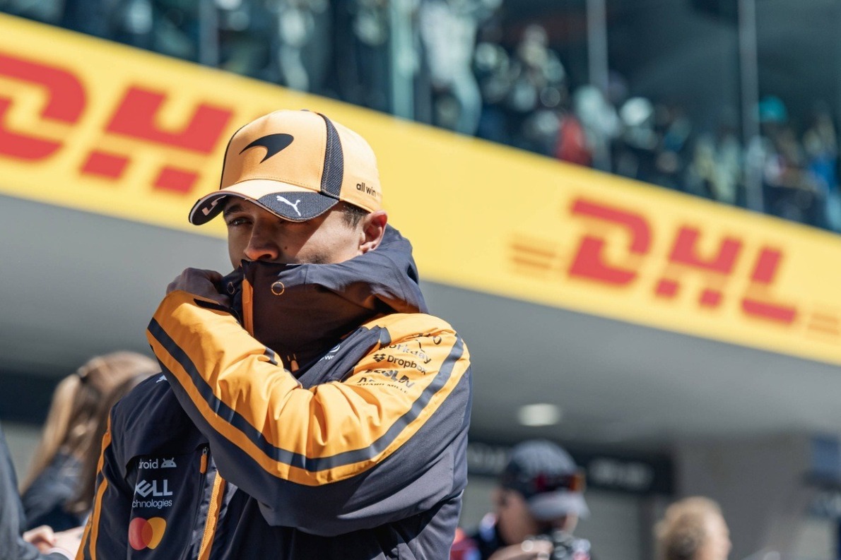 és - Teljes az összeomlás a McLarennél, végzetesnek bizonyult a semmiből jövő elektromos hiba