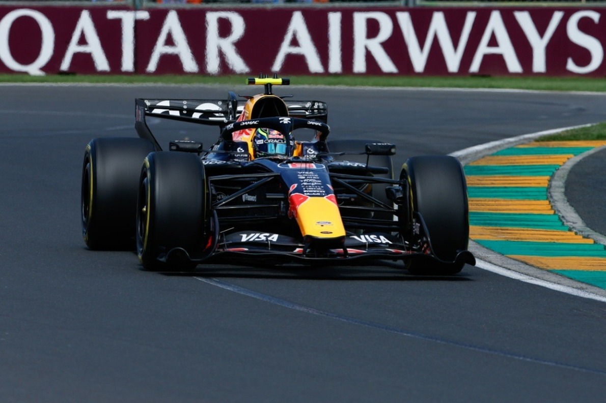 és - Súlyos tévedés áldozata lett az Aston Martin? Verstappen elvakíthatta Strollékat