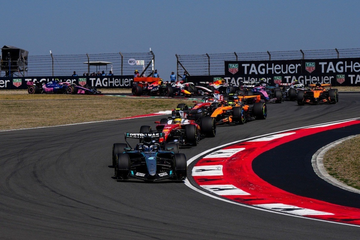 Történelmi trónfosztásra készül a Mercedes: heteken belül lenyomhatják a Ferrarit