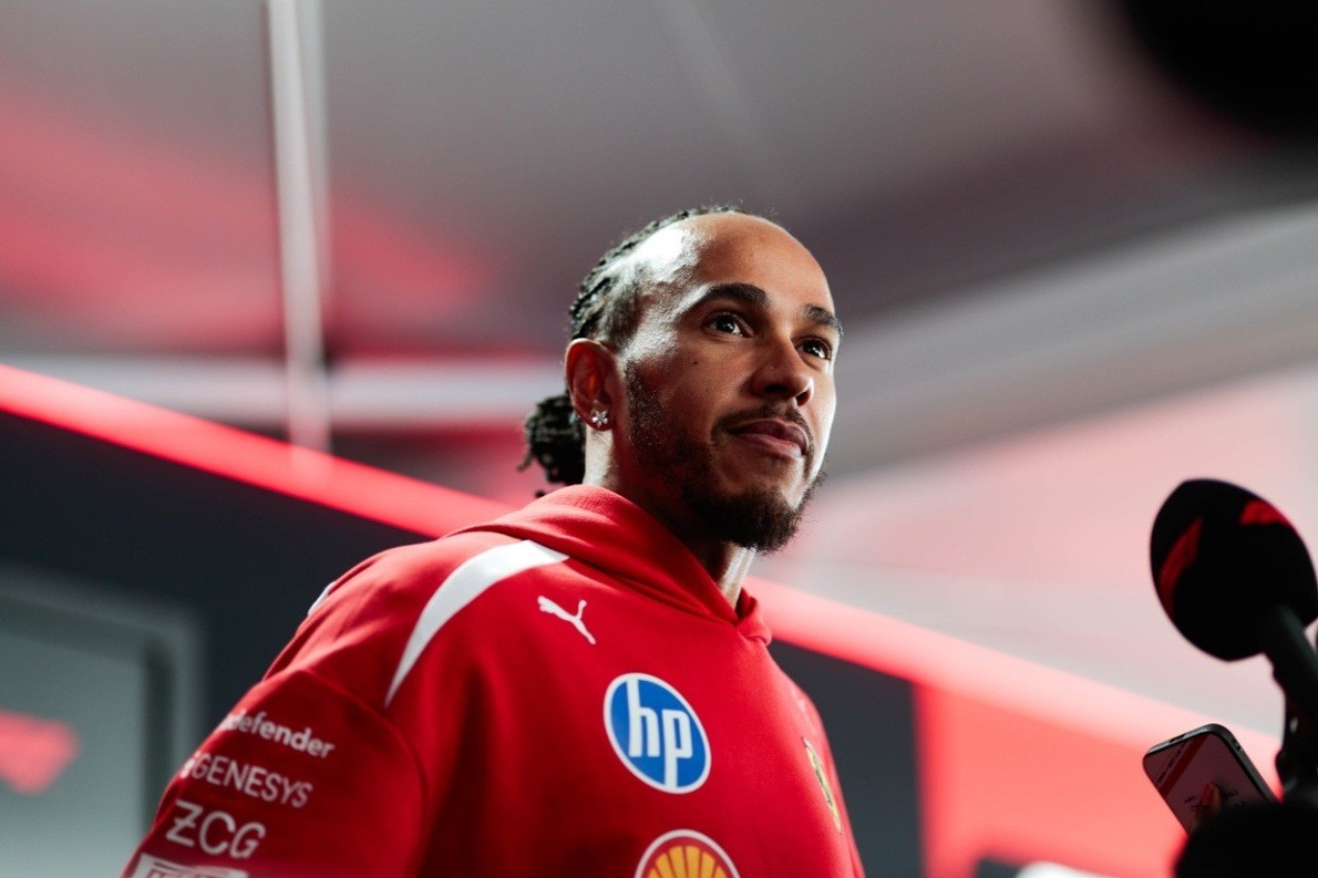  és  - Hamilton: „A versenyzőknek nincs beleszólása a szabályokba, semmilyen hatalommal nem rendelkezünk”