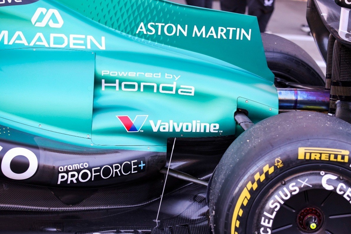  - A korábbi világbajnok szerint csak az Aston Martin foghatja meg a topcsapatokat