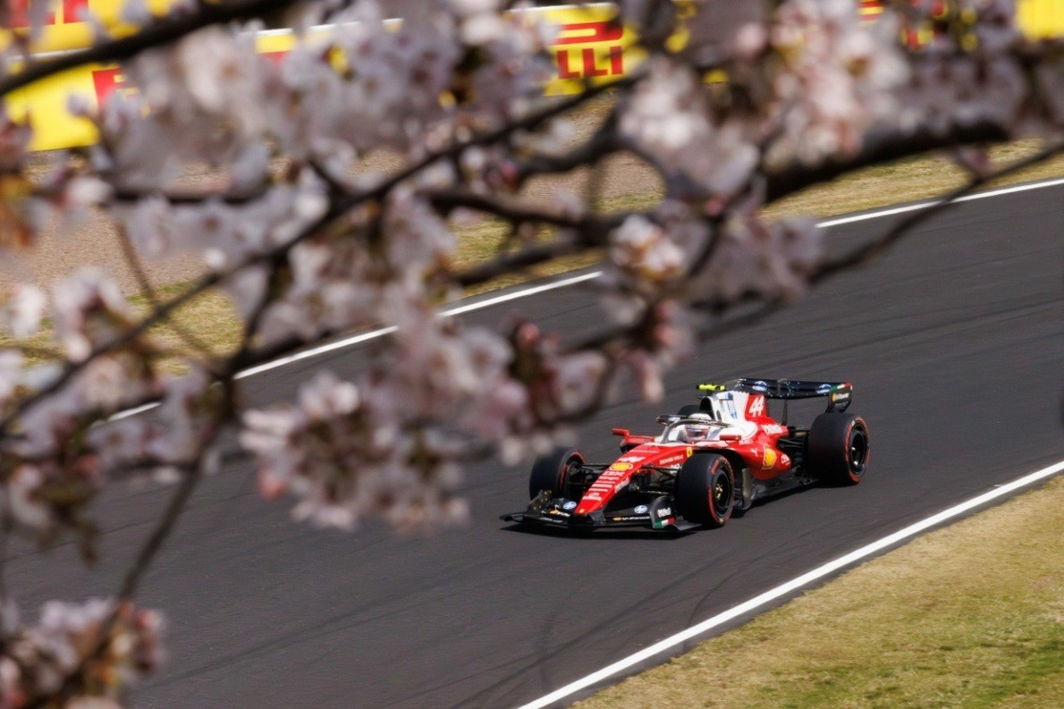  és  - A Ferrari egy területen már nyomasztó fölényben van a Mercedesszel szemben