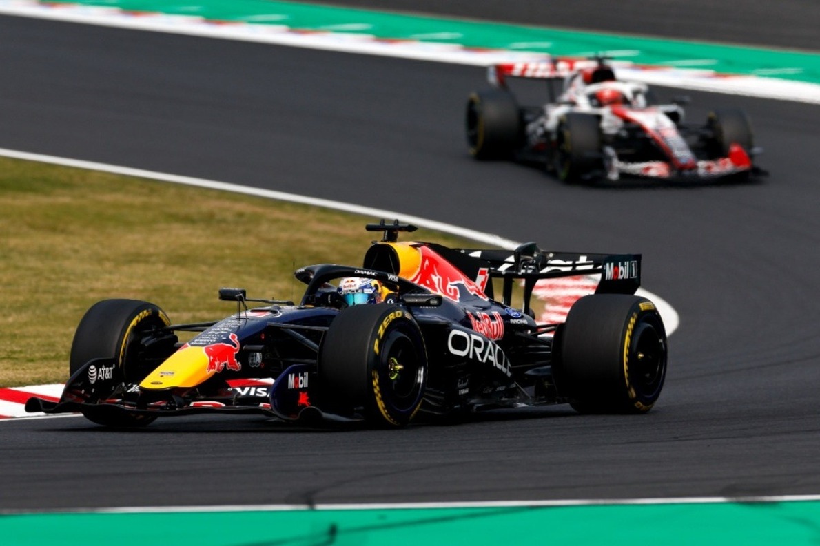 és - Végzetes hibát követhetett el a Red Bull az autójával