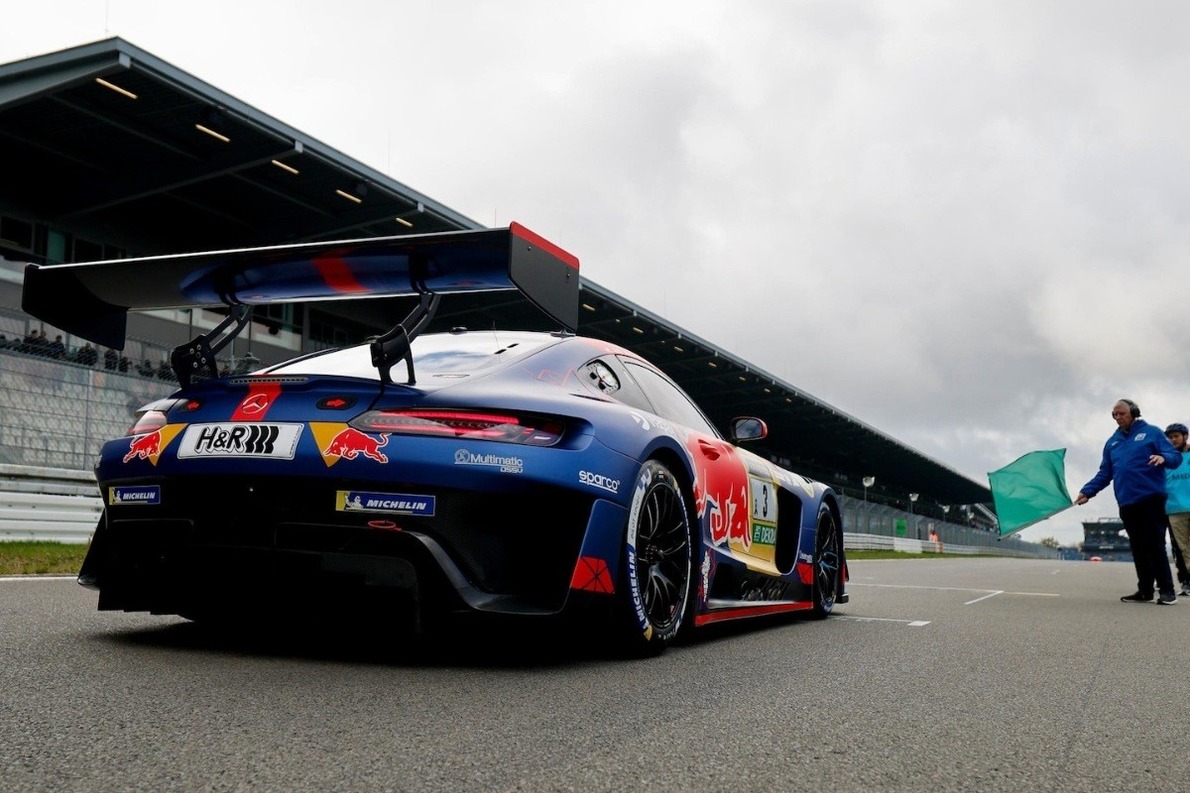  - Thierry Vermeulen nyerte az időmérőt, Verstappenék az ötödik helyen zártak