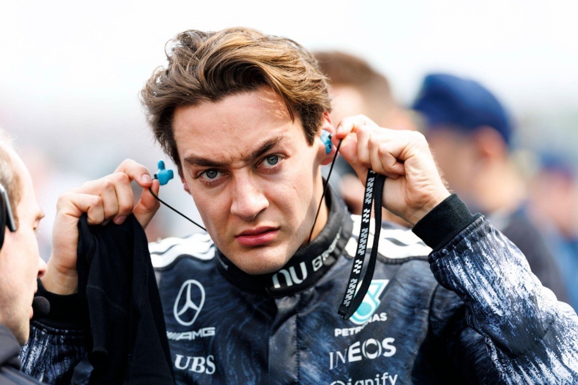  és  - „Ez kib***ottul fantasztikus” - Kiszivárgott Russell dühös rádiózása, súlyos hiba tette tönkre a futamát