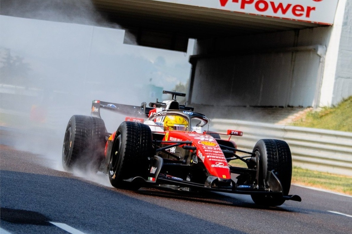  és  - Ragaszkodott a Pirelli Hamiltonhoz, Vasseur személyesen felügyelte az esős tesztet